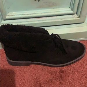 black short sherpa boots